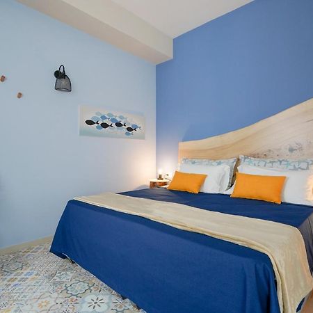 Mediterranea Apartment- Central Station - Free Wifi&Netflix Bari Exterior photo