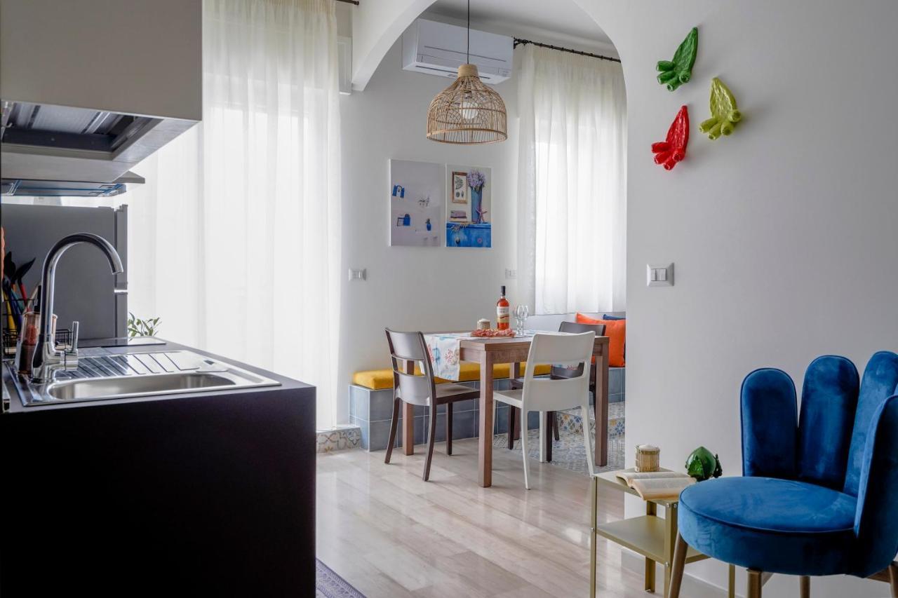 Mediterranea Apartment- Central Station - Free Wifi&Netflix Bari Exterior photo
