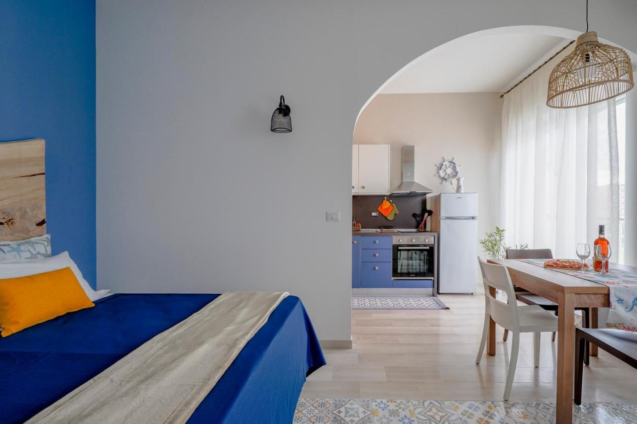 Mediterranea Apartment- Central Station - Free Wifi&Netflix Bari Exterior photo