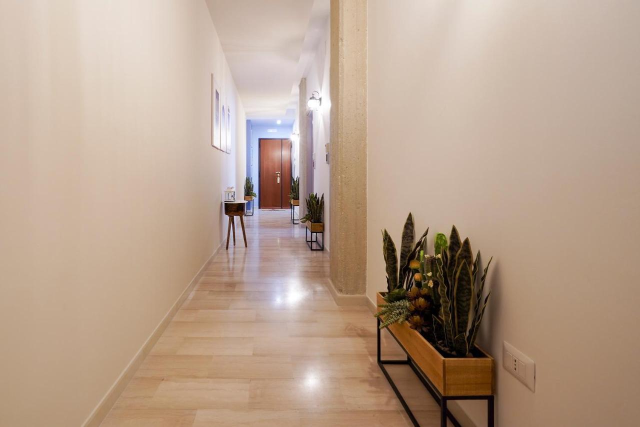 Mediterranea Apartment- Central Station - Free Wifi&Netflix Bari Room photo