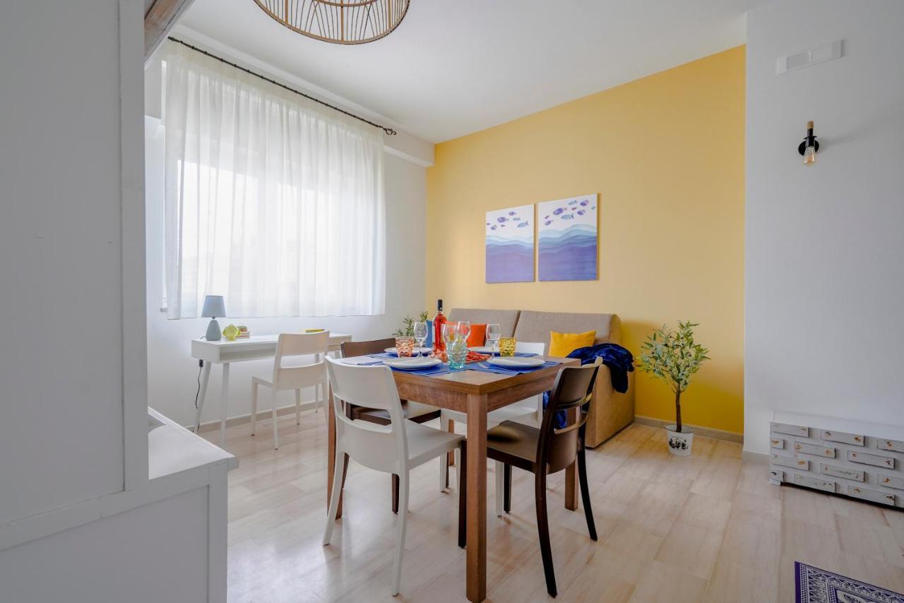 Mediterranea Apartment- Central Station - Free Wifi&Netflix Bari Exterior photo