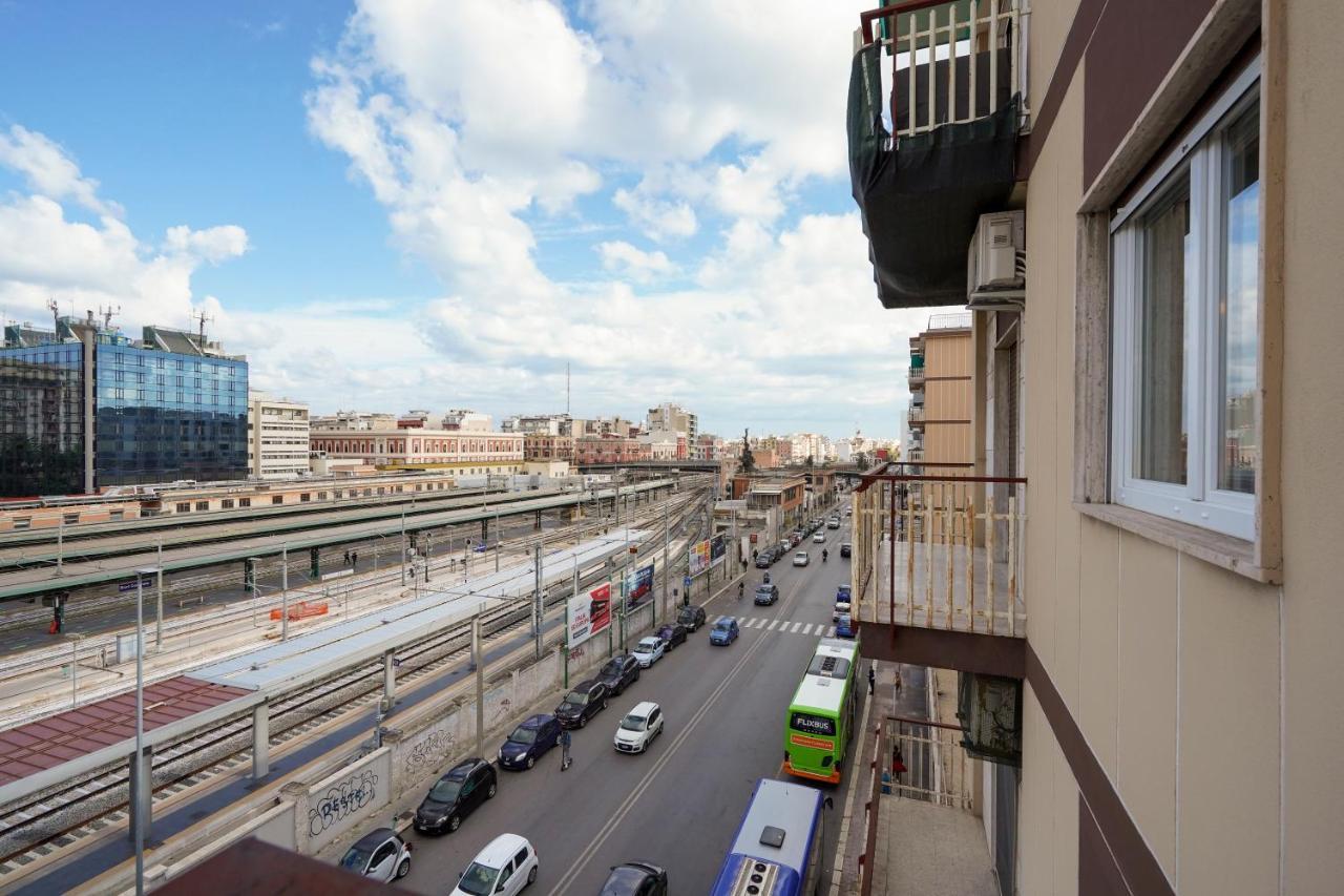 Mediterranea Apartment- Central Station - Free Wifi&Netflix Bari Exterior photo