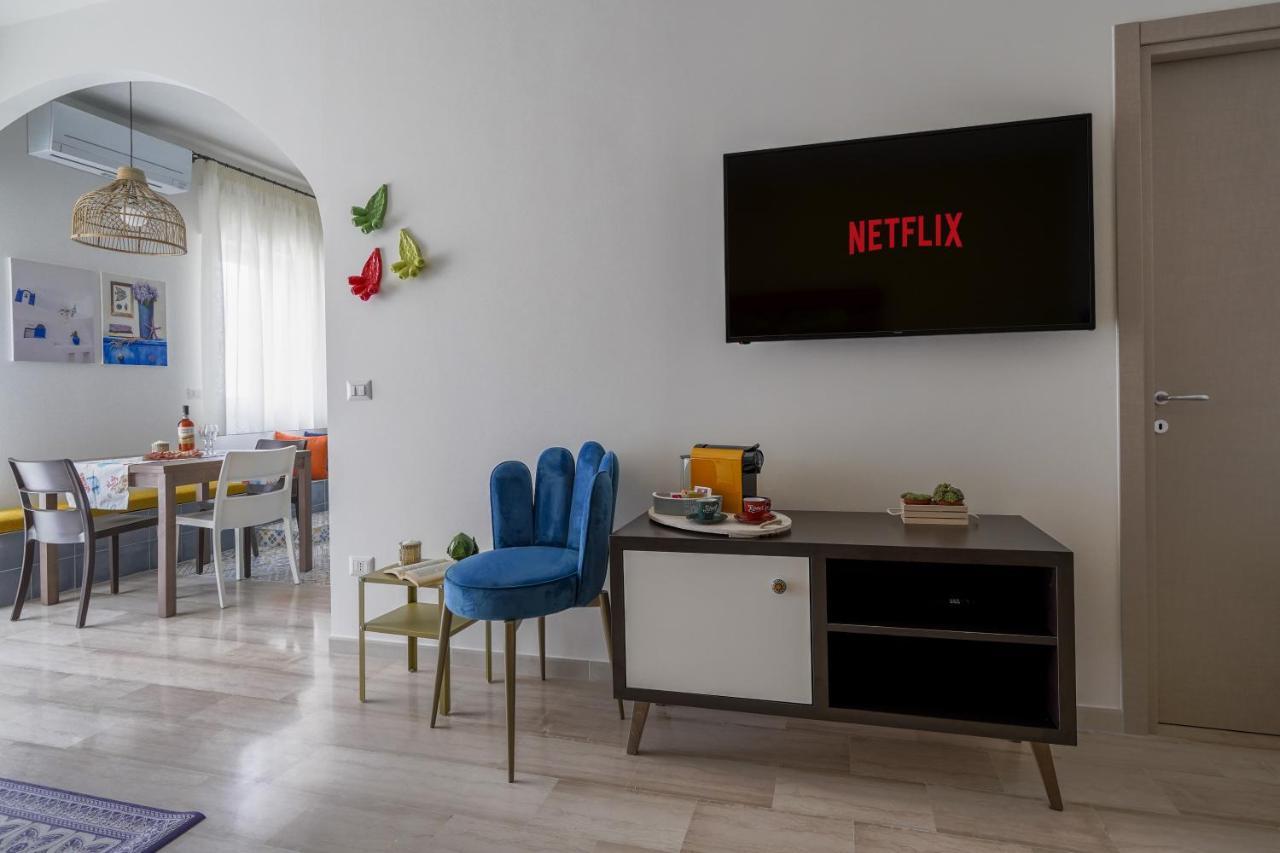 Mediterranea Apartment- Central Station - Free Wifi&Netflix Bari Exterior photo