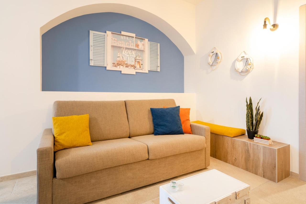 Mediterranea Apartment- Central Station - Free Wifi&Netflix Bari Exterior photo