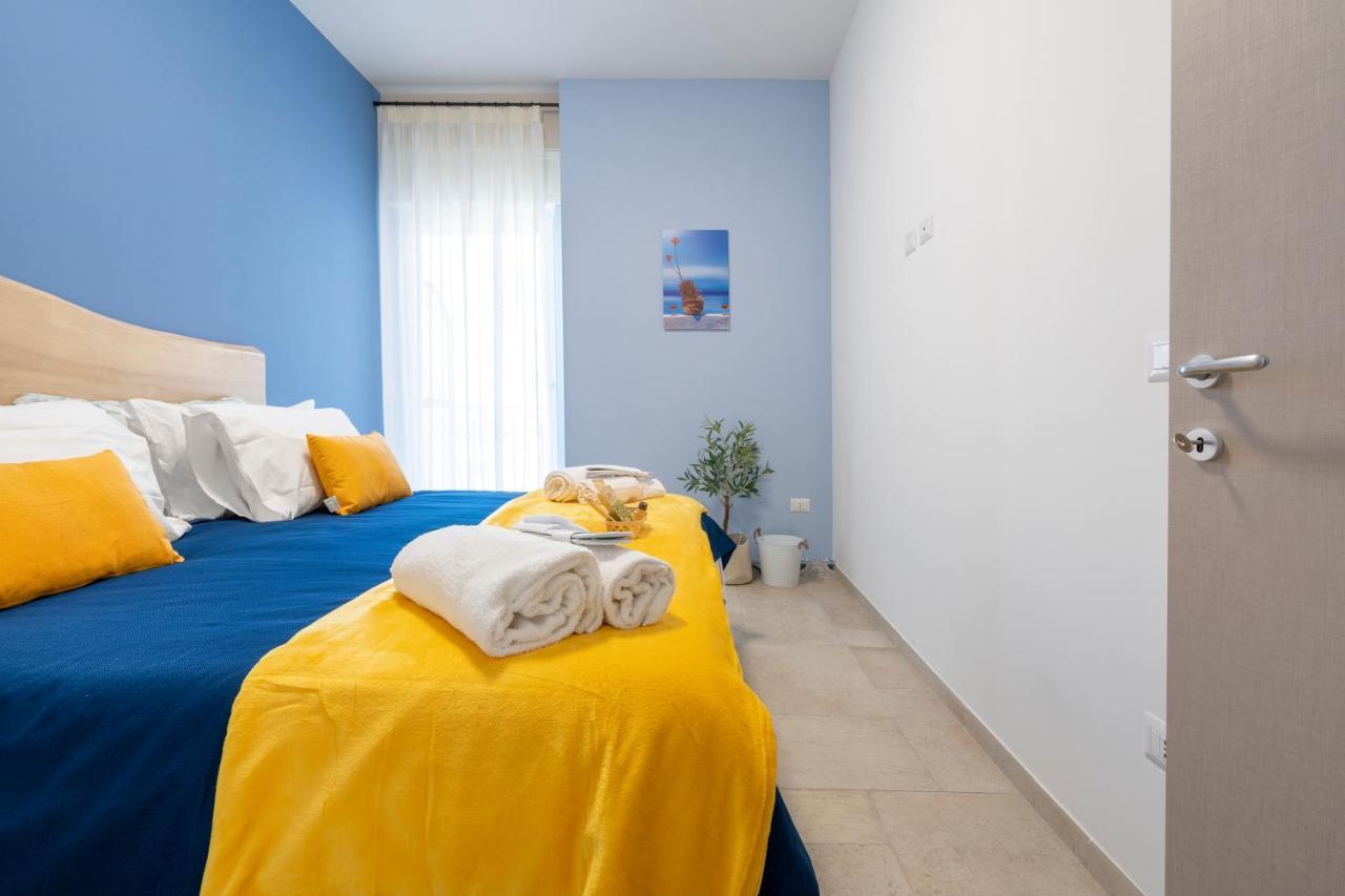 Mediterranea Apartment- Central Station - Free Wifi&Netflix Bari Exterior photo