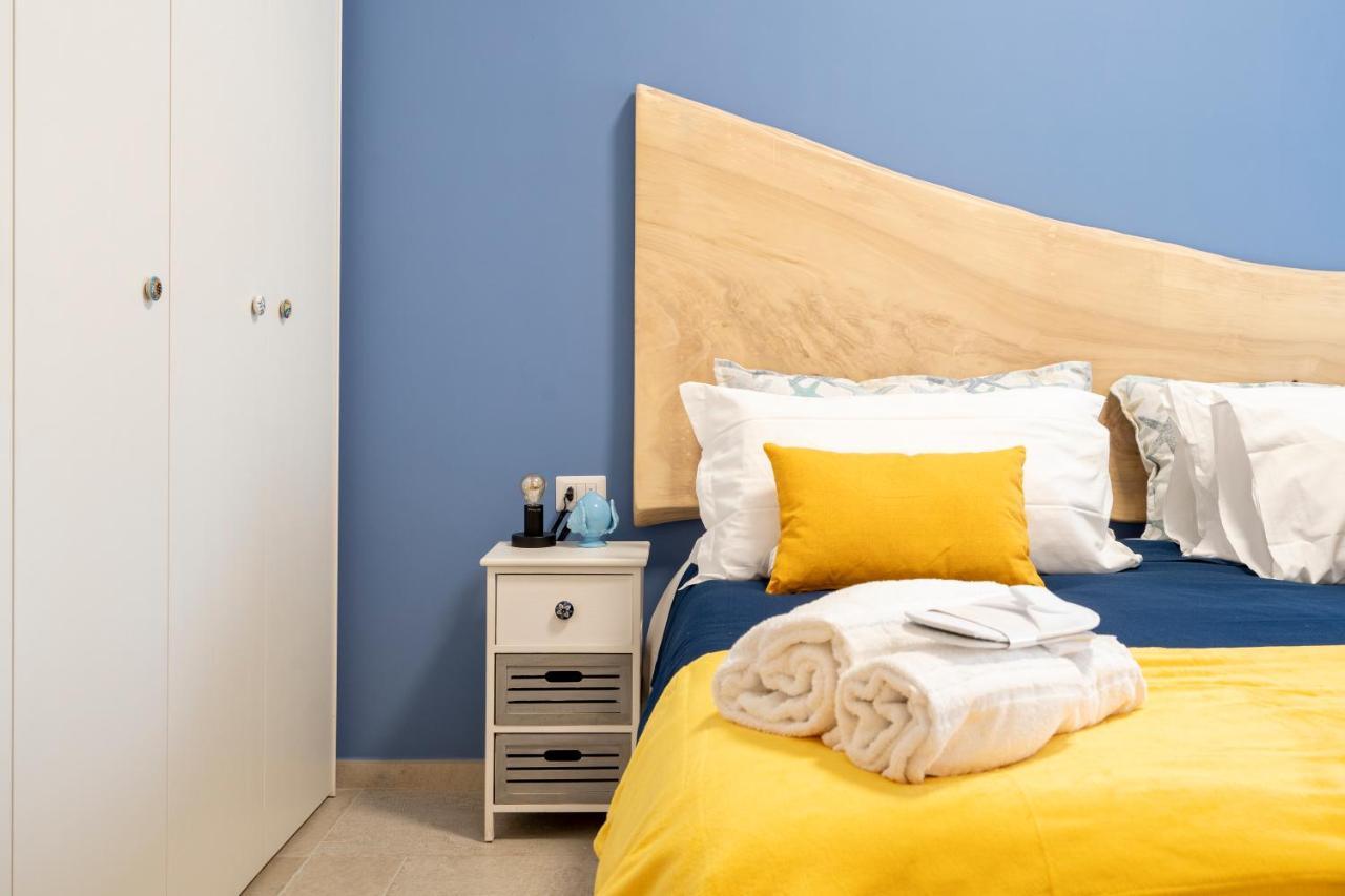 Mediterranea Apartment- Central Station - Free Wifi&Netflix Bari Exterior photo