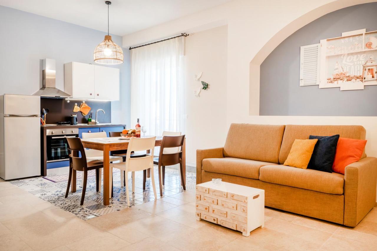 Mediterranea Apartment- Central Station - Free Wifi&Netflix Bari Exterior photo