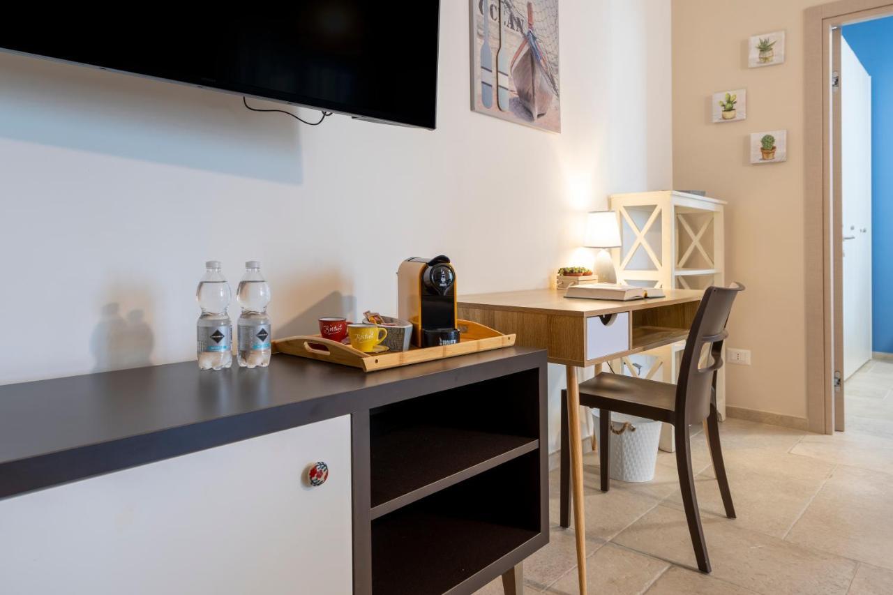 Mediterranea Apartment- Central Station - Free Wifi&Netflix Bari Exterior photo
